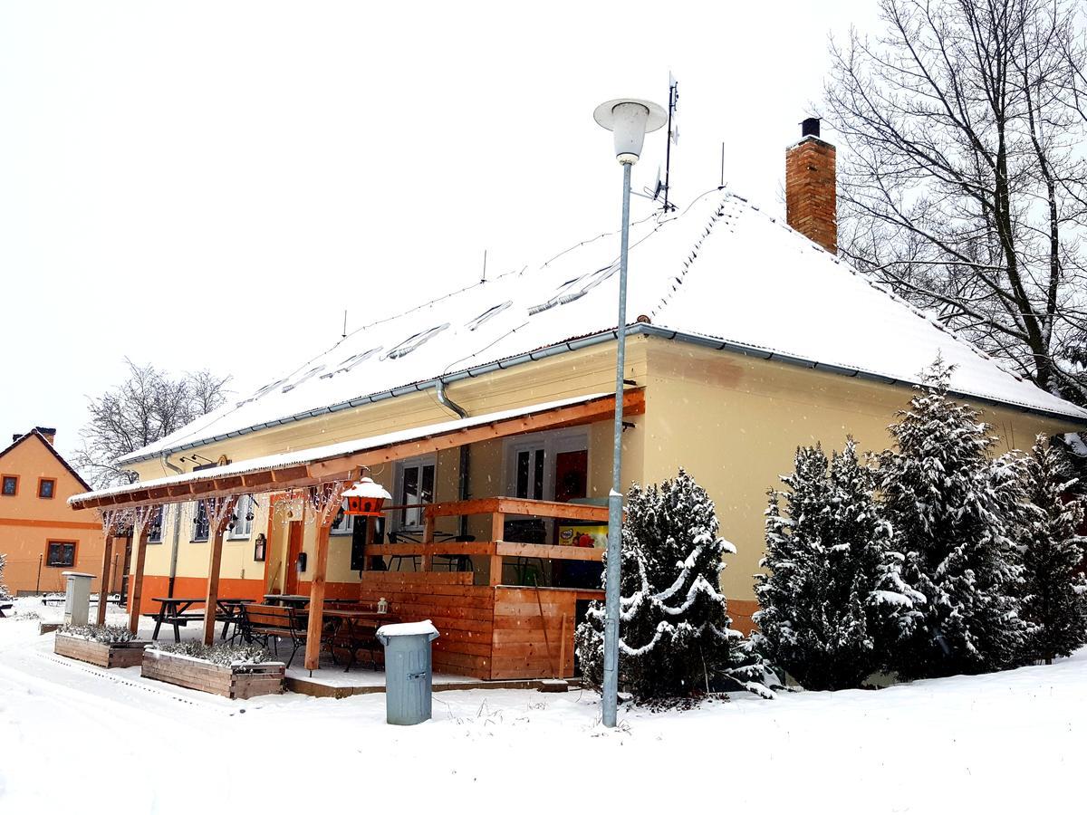 Penzion-Na Navsi Horni Plana Exterior photo