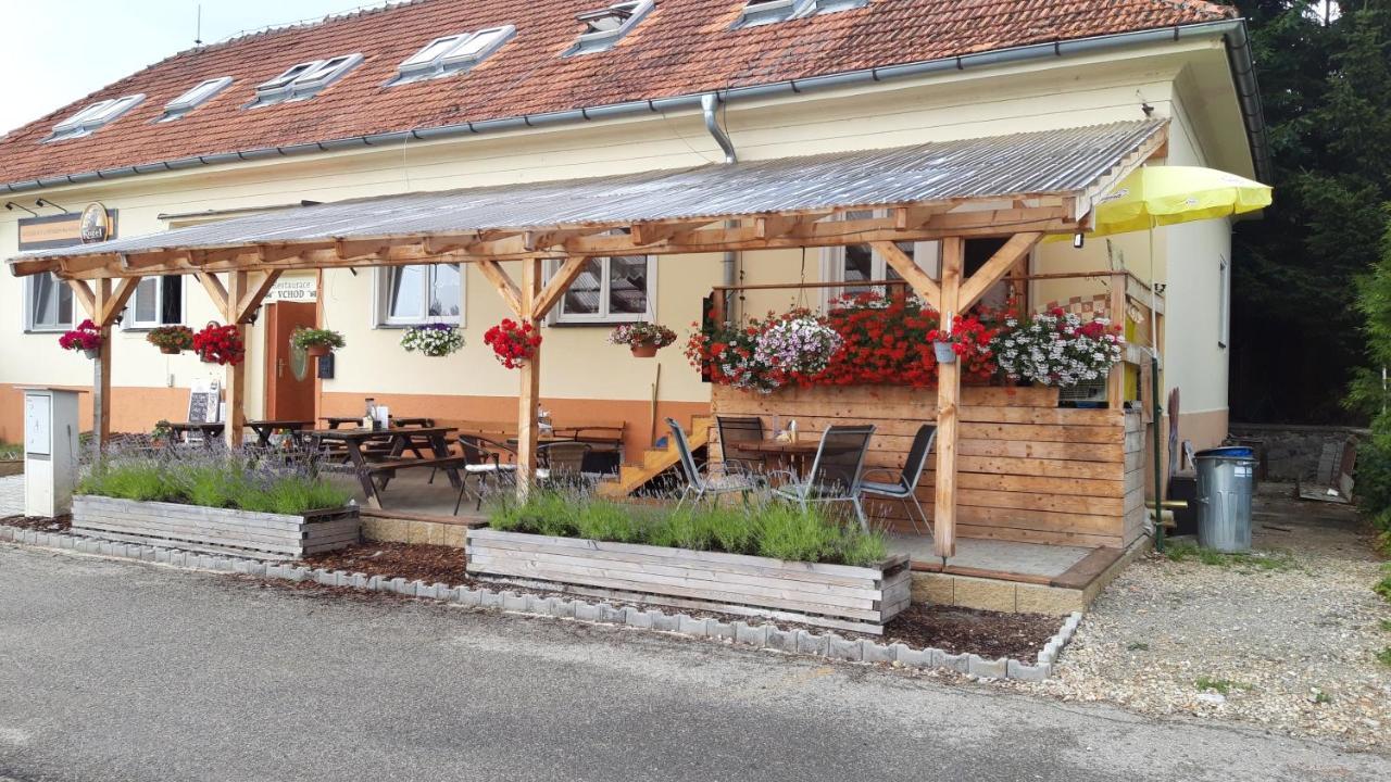 Penzion-Na Navsi Horni Plana Exterior photo